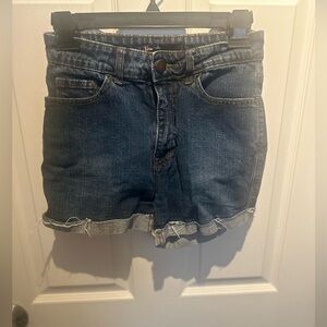 BDG Urban Outfitters Jean Shorts Women’s Size 2 Inseam 2” + Mom High Rise Denim